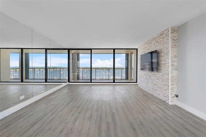 136 Lakeshore Dr T10 - photo 18