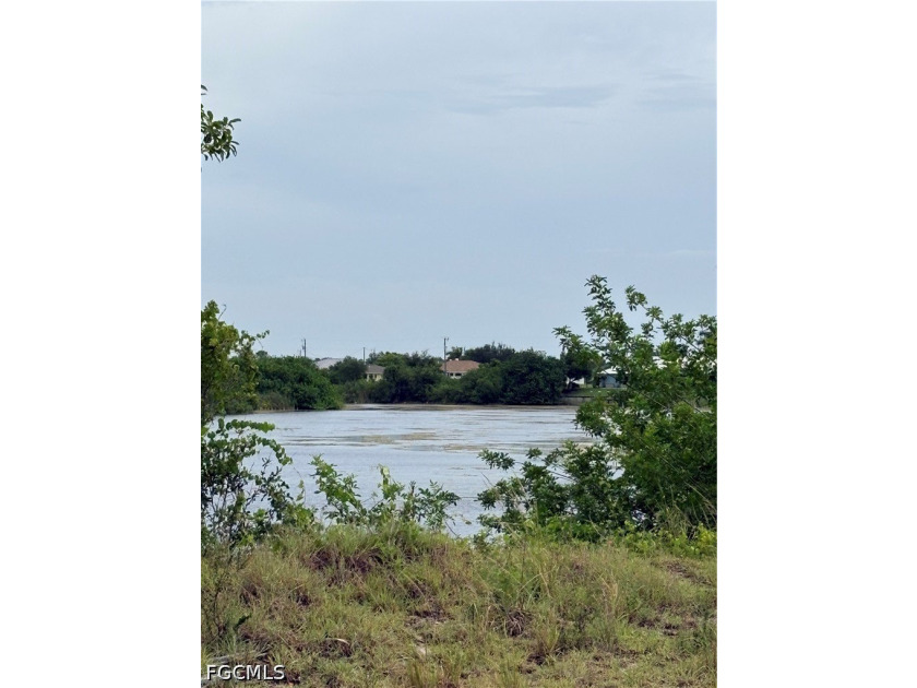 Seize the opportunity to build your dream waterfront home on - photo 3