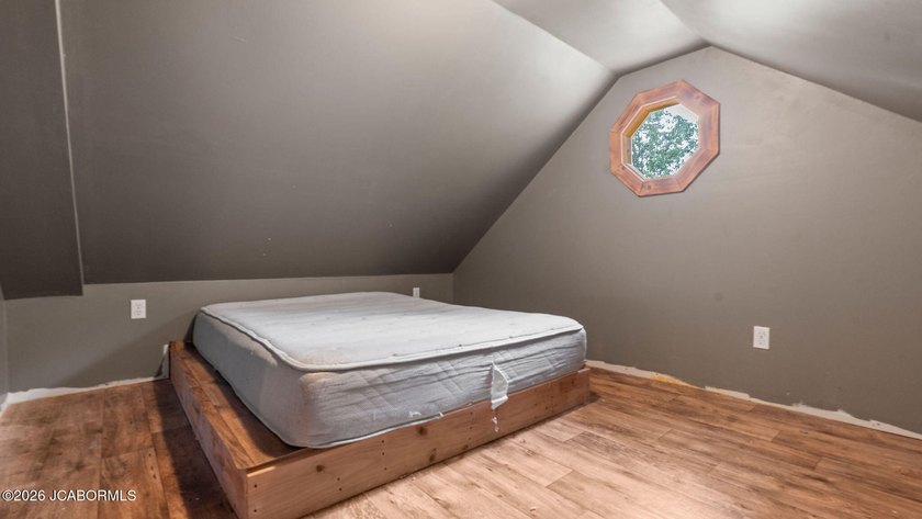 If you're looking for peace, privacy, and room to roam, this - photo 30
