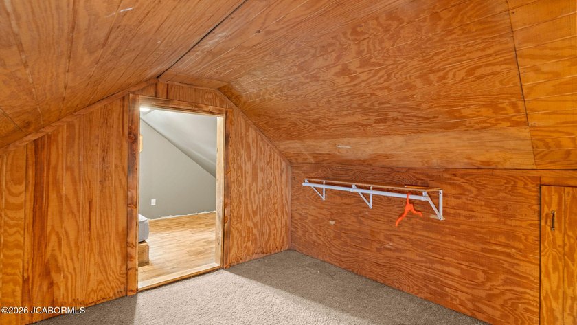 If you're looking for peace, privacy, and room to roam, this - photo 36
