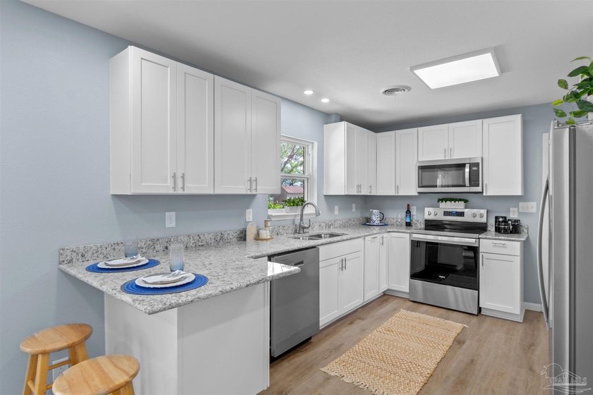 BACK ON THE MARKET AT NO FAULT TO SELLER! Explore this stunning - photo 17