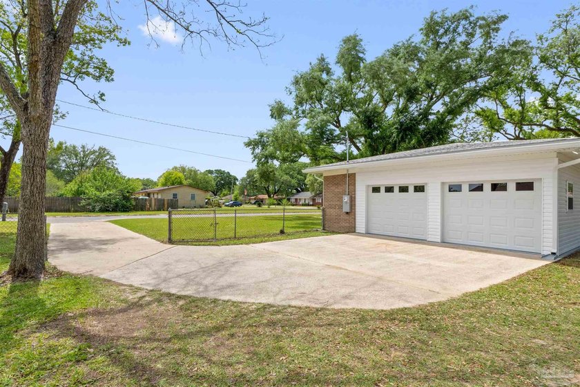 BACK ON THE MARKET AT NO FAULT TO SELLER! Explore this stunning - photo 41