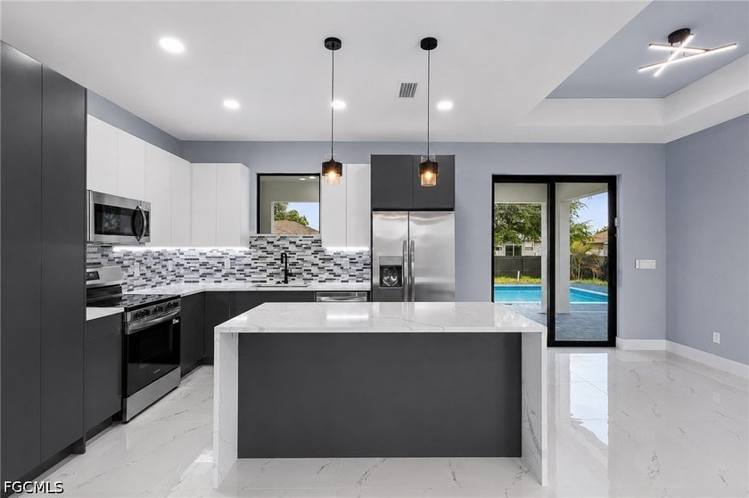 Welcome to this stunning new construction in the heart of Cape - photo 8