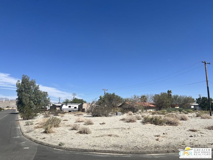 Prime Corner Residential Lot in Desirable Neighborhood 8,276 Sq - photo 3