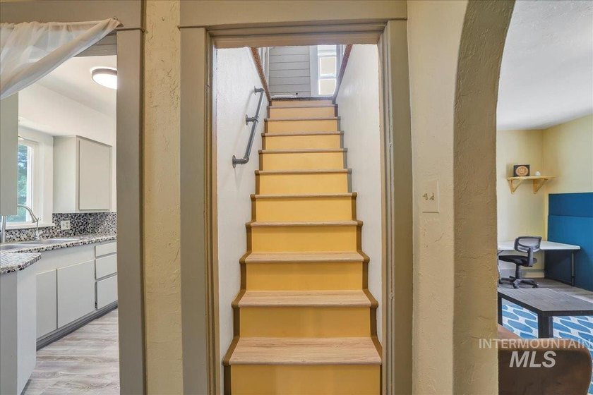 Very clean 3-bedroom, 1-bath home in a quiet neighborhood near - photo 14