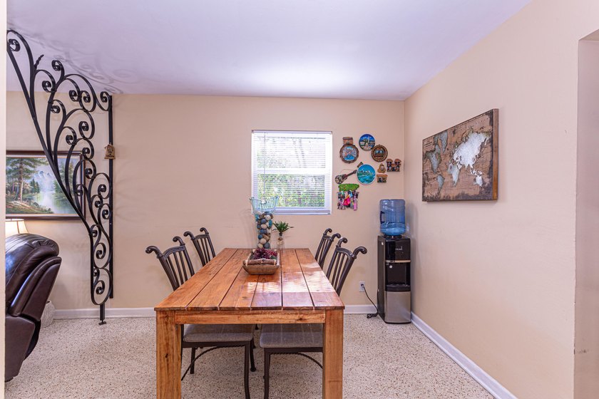 Welcome to your private home in West Palm Beach! This stunning - photo 14