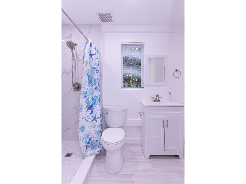 Welcome to your private home in West Palm Beach! This stunning - photo 21