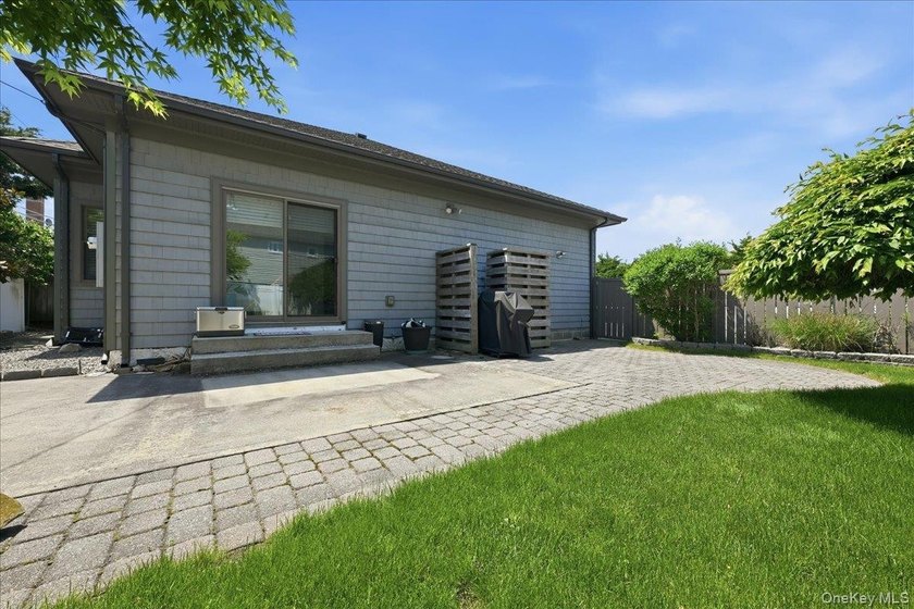 Welcome to 18 Clark Street Long Beach This home is located on - photo 27