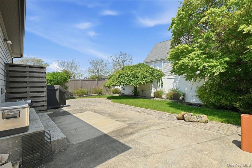 Welcome to 18 Clark Street Long Beach This home is located on - photo 31