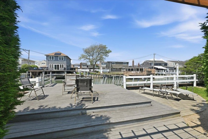 Welcome to 18 Clark Street Long Beach This home is located on - photo 32