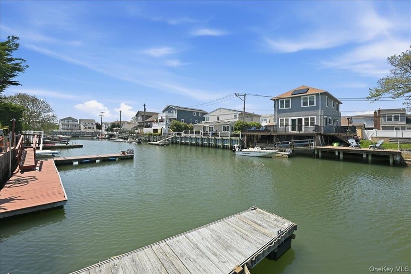 Welcome to 18 Clark Street Long Beach This home is located on - photo 36