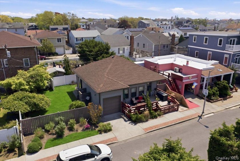 Welcome to 18 Clark Street Long Beach This home is located on - photo 42