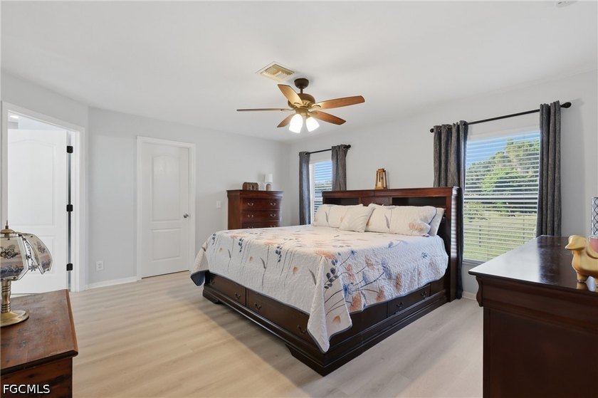 Luxuriously renovated and truly move-in ready! Like new, but - photo 8