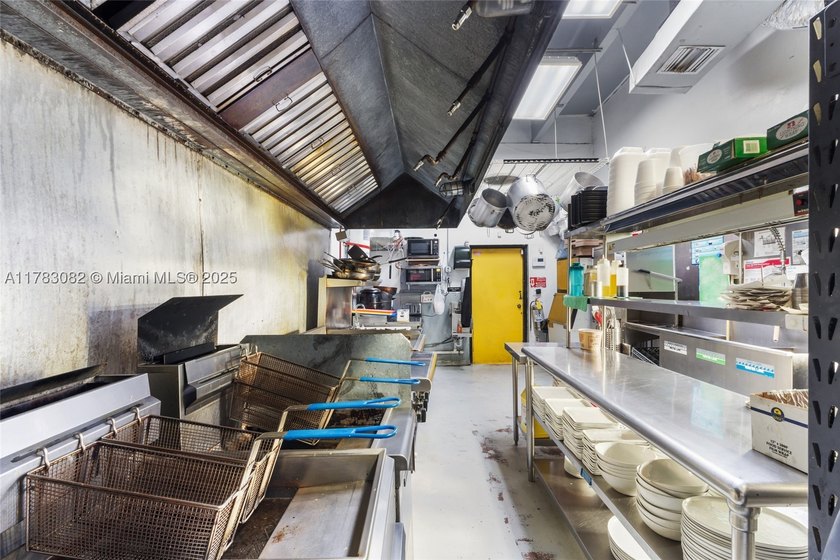 Over $804,000.00 in gross revenue ..... Money maker El Sitio Bar - photo 25