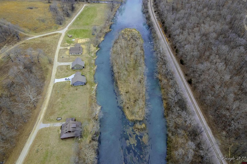 Welcome to Spring River Landing, a gated and secured waterside - photo 9