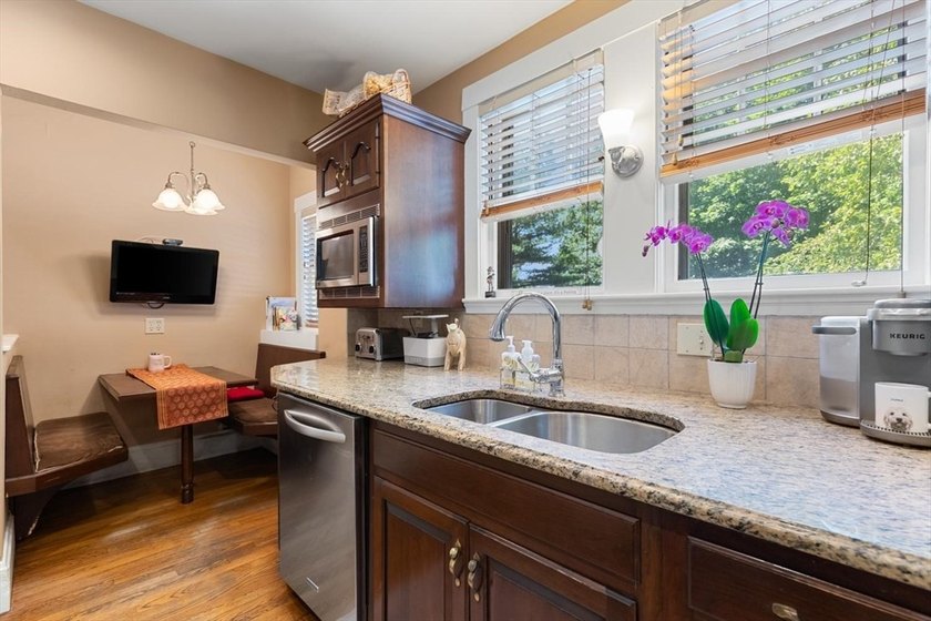 Impressive residence on Winchester line where timeless - photo 15