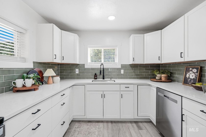 Rare opportunity to own an exceptional Eagle property with no - photo 18