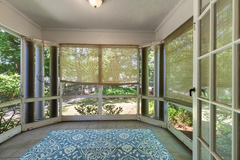 Impressive residence on Winchester line where timeless - photo 18