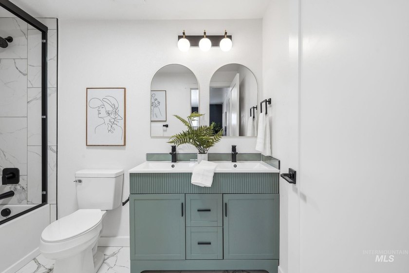 Rare opportunity to own an exceptional Eagle property with no - photo 26