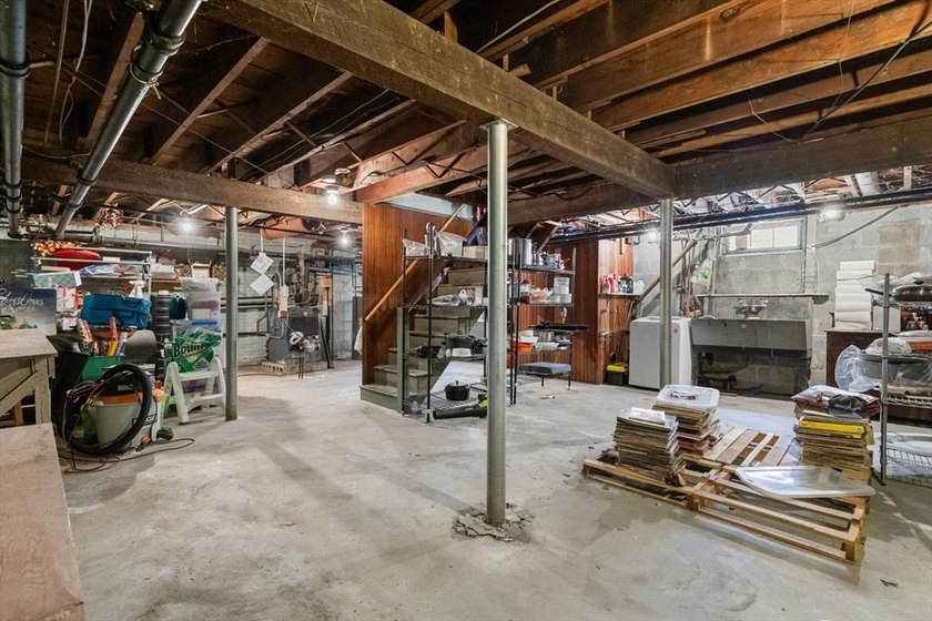 Impressive residence on Winchester line where timeless - photo 29