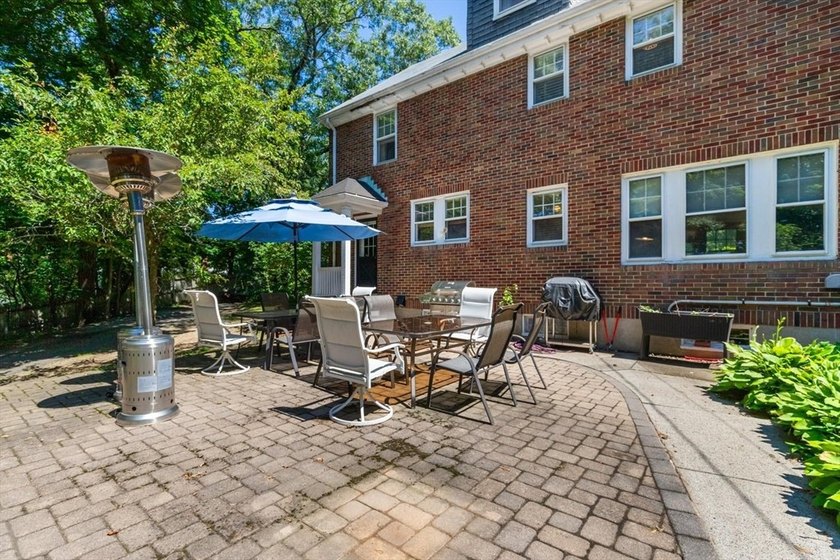 Impressive residence on Winchester line where timeless - photo 31