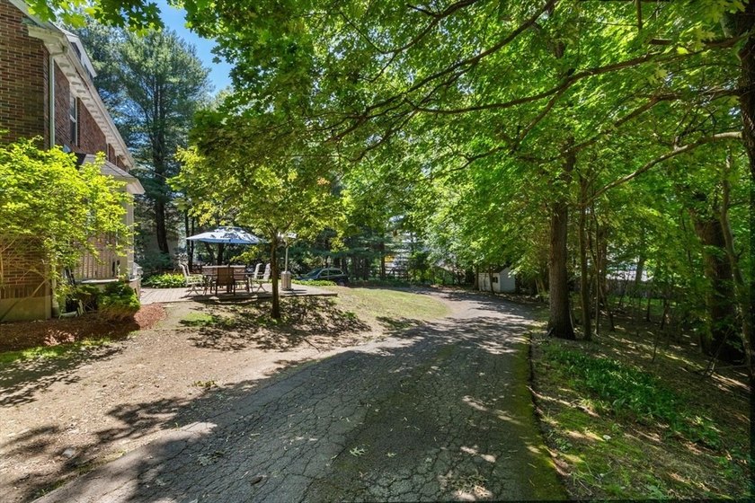 Impressive residence on Winchester line where timeless - photo 32