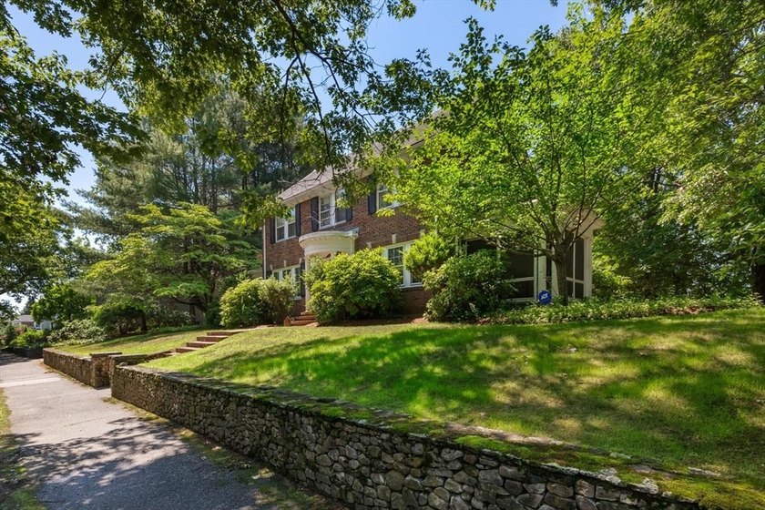 Impressive residence on Winchester line where timeless - photo 33