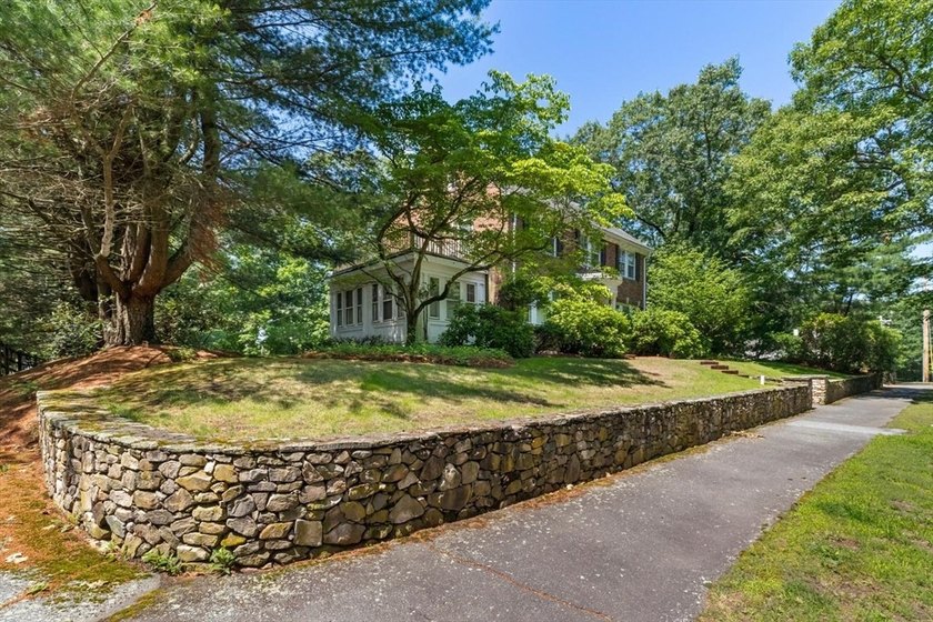 Impressive residence on Winchester line where timeless - photo 34