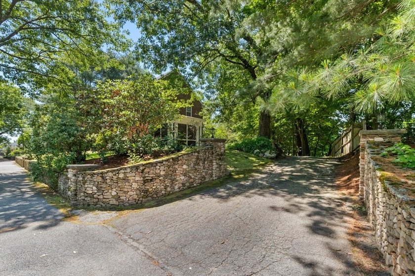 Impressive residence on Winchester line where timeless - photo 35