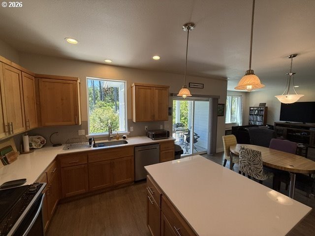 Beautifully maintained *Rogue* floor plan offering 1,765 sq. ft - photo 11