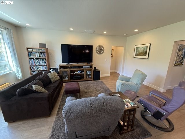 Beautifully maintained *Rogue* floor plan offering 1,765 sq. ft - photo 21