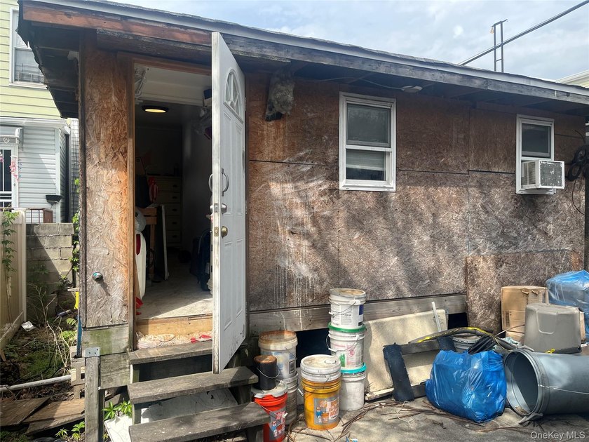 ACCEPTED OFFER Calling All Investors! Welcome to this two-family - photo 2