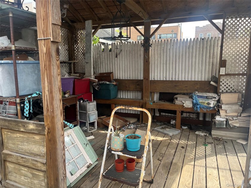 ACCEPTED OFFER Calling All Investors! Welcome to this two-family - photo 3
