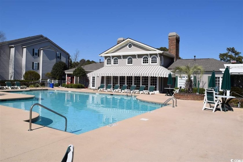 Beautiful upgraded 2 bedroom, 2 bath condo with huge closets and - photo 17
