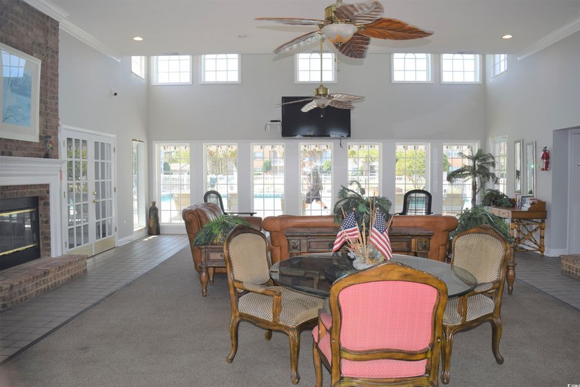 Beautiful upgraded 2 bedroom, 2 bath condo with huge closets and - photo 20
