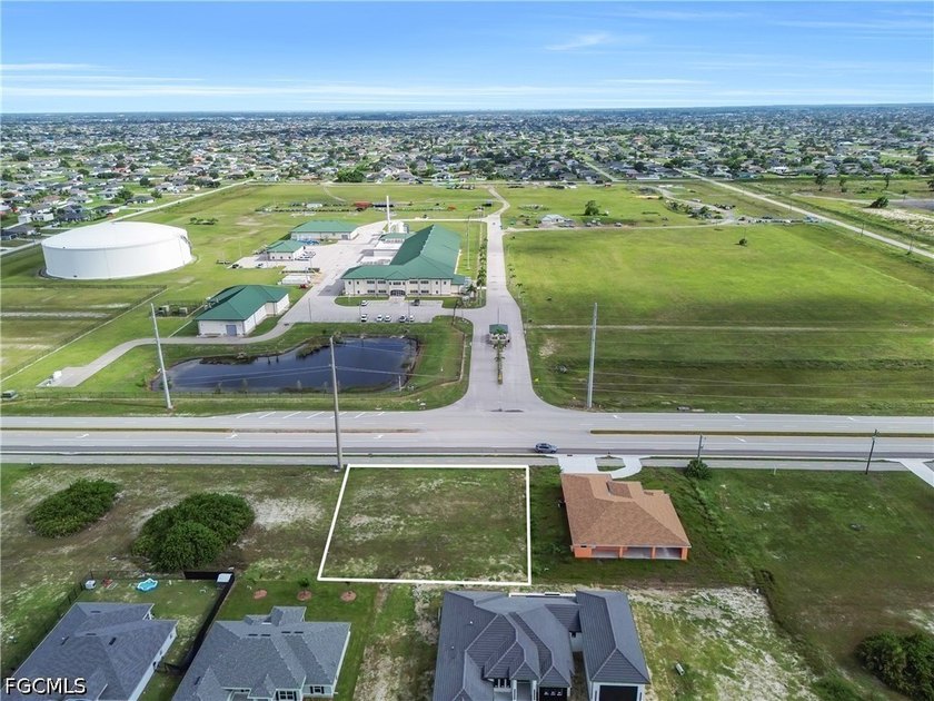 Exceptional opportunity to own an oversized triple lot in the - photo 3