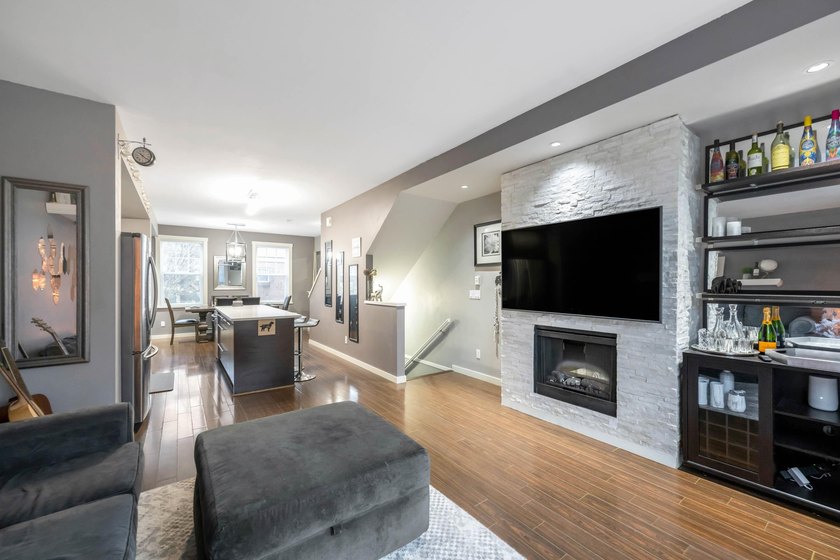 THE KEW by Mosiac! WELL MAINTAINED townhome in desirable complex - photo 8