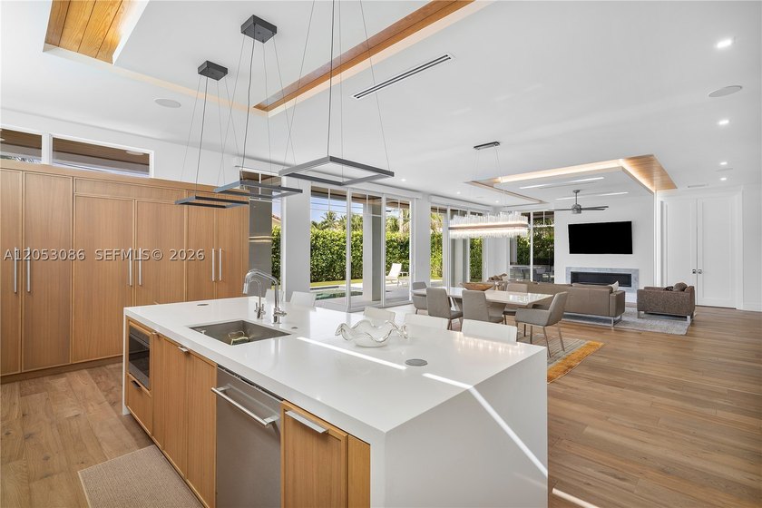 Experience elevated luxury living in this exceptional residence - photo 15