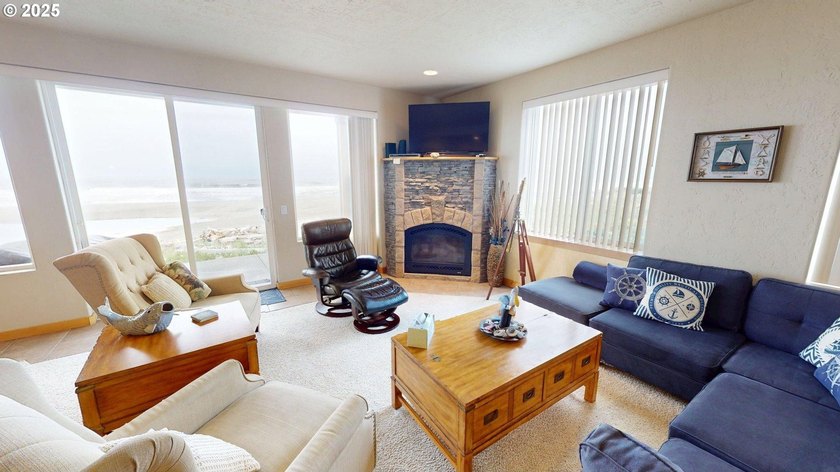 Prime Oceanfront Vacation Rental - Fully Furnished &amp; Turnkey! - photo 4