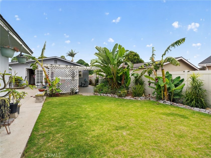 Charming Ventura opportunity! This 3-bedroom, 1-bath home offers - photo 8