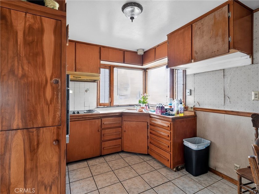 Charming Ventura opportunity! This 3-bedroom, 1-bath home offers - photo 10
