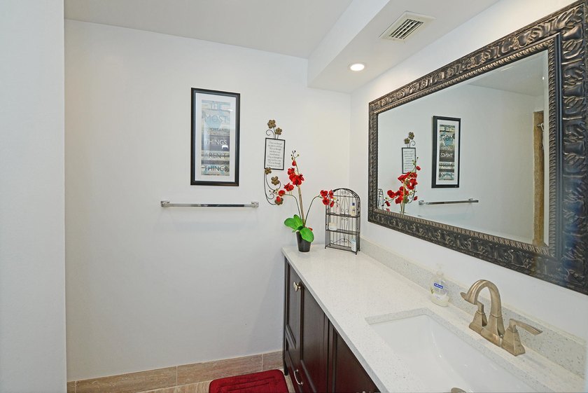 Bright corner unit with tons of natural light and large spacious - photo 7