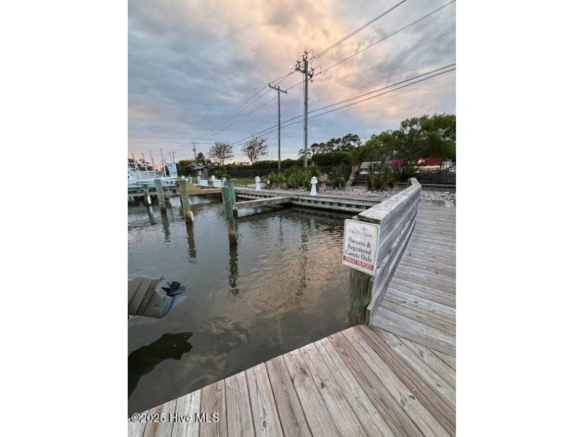 Prime wet slip available at the highly desirable Harborside Club - photo 2