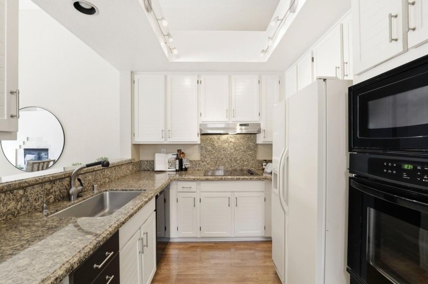 Welcome to this bright and open home in the desirable GATED - photo 13