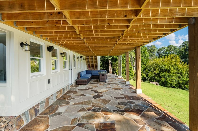 Welcome to one of Lake Harding's most captivating waterfront - photo 15