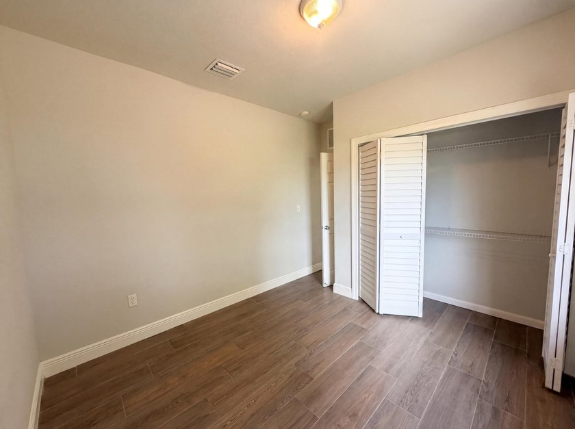 Imagine 453 N Deerfield Ave, a residence recently updated with - photo 9