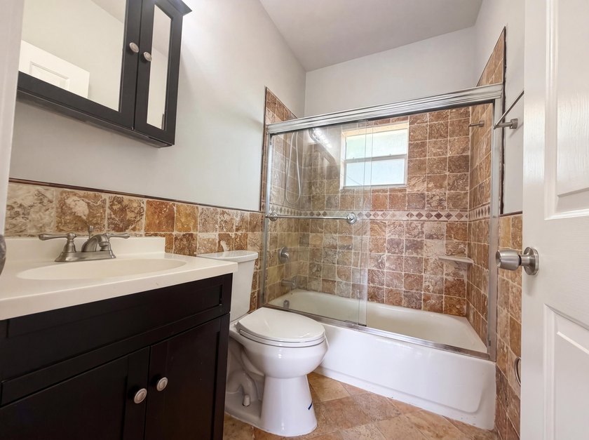 Imagine 453 N Deerfield Ave, a residence recently updated with - photo 10