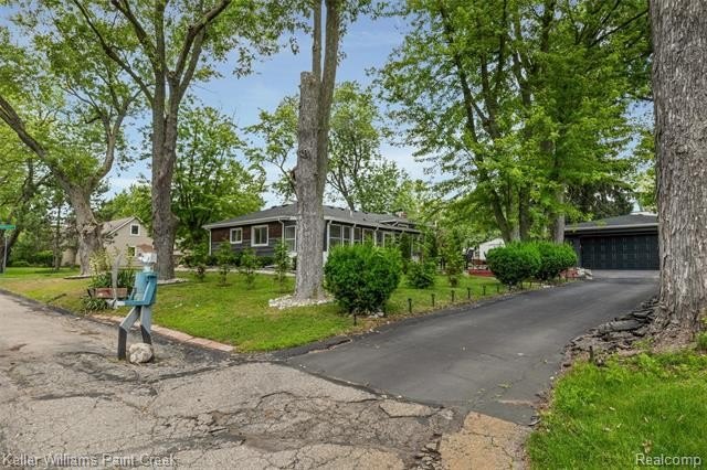 Welcome to 3815 Edgecrest St, a beautiful home in the heart of - photo 31