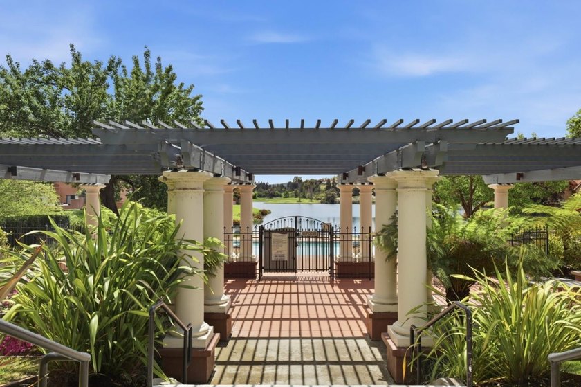 Welcome to this bright and open home in the desirable GATED - photo 32
