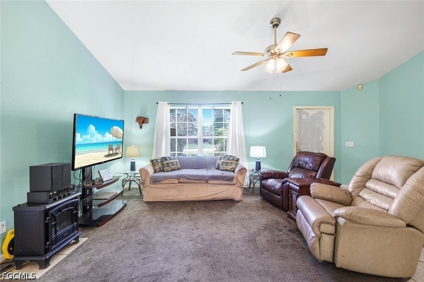 Opportunity awaits with this 3-bedroom, 2-bath home in a prime - photo 6